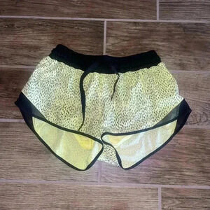 Lululemon Women Dottie Dash Clarity Yellow Black Hotty Hot Drawstring Shorts